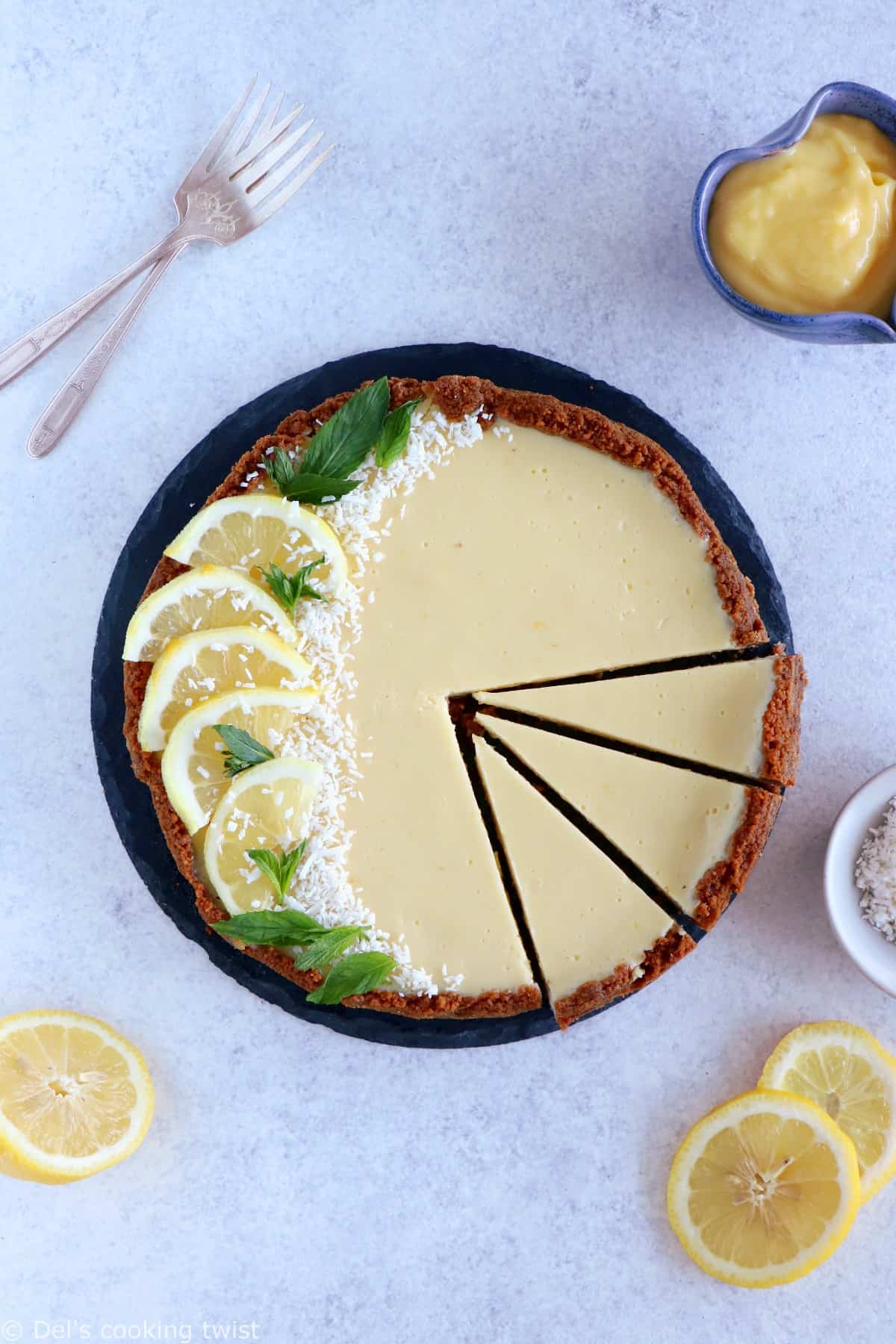 The Fabulous Speculoos Lemon Tart. 5 ingredients only for this super simple speculoos lemon tart. My favorite recipe for busy days. Expect creamy, refreshing flavors with a sweet crunchy base.