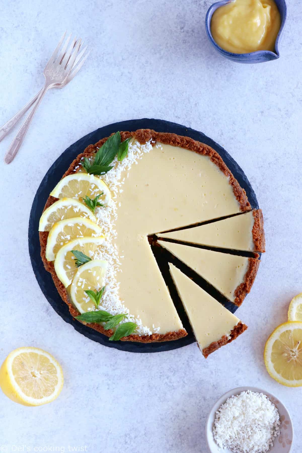 The Fabulous Speculoos Lemon Tart. 5 ingredients only for this super simple speculoos lemon tart. My favorite recipe for busy days. Expect creamy, refreshing flavors with a sweet crunchy base.