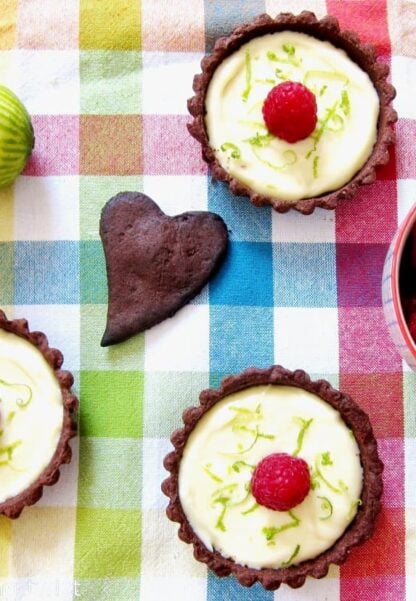 Two-tone-chocolate-tartlets