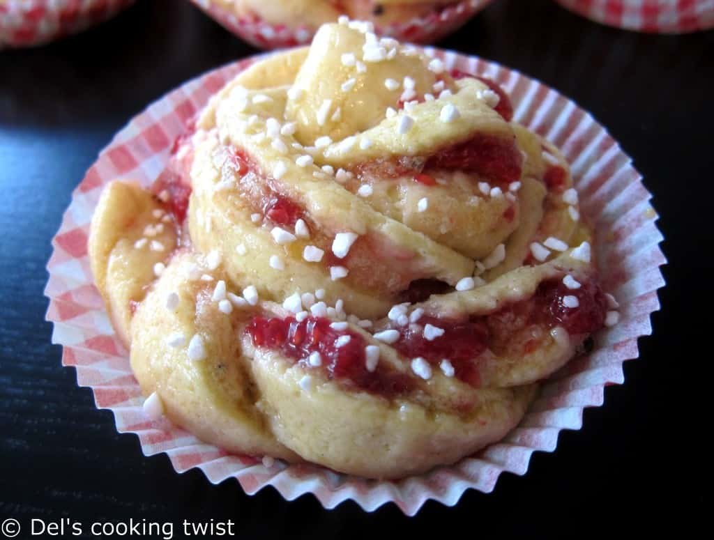 Swedish cardamom and raspberry buns_inprocess_4