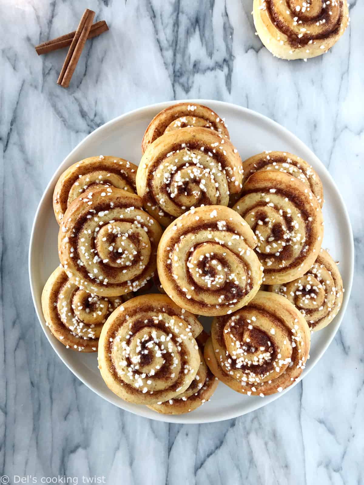 The authentic Swedish cinnamon rolls "kanelbullar". The recipe is extremely easy and comes with a step-by-step tutorial to guide you.