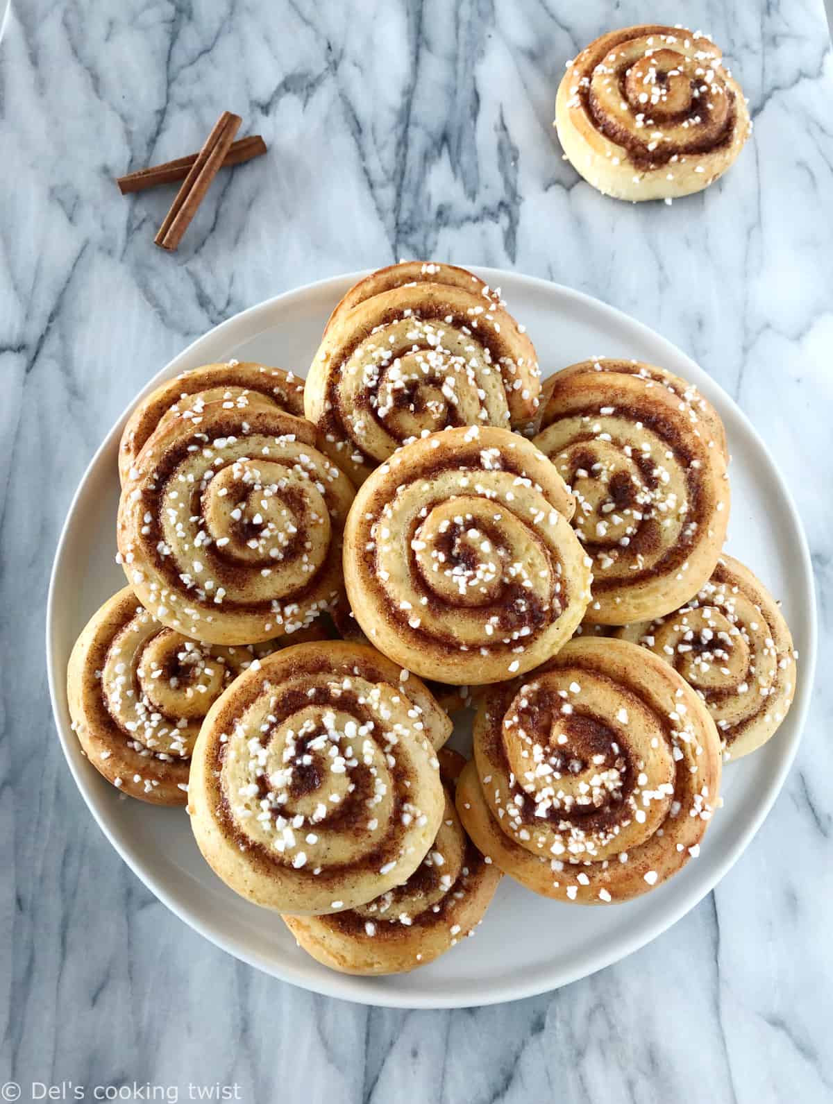 The authentic Swedish cinnamon rolls "kanelbullar". The recipe is extremely easy and comes with a step-by-step tutorial to guide you.