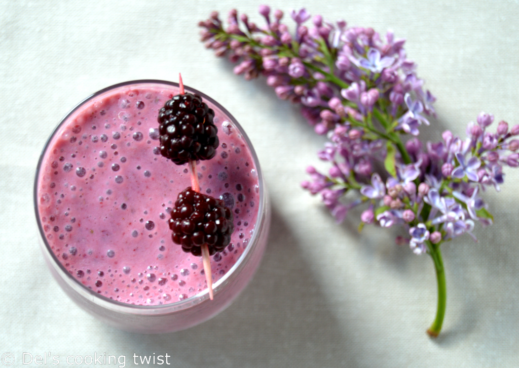 Blackberry smoothie with chia seed