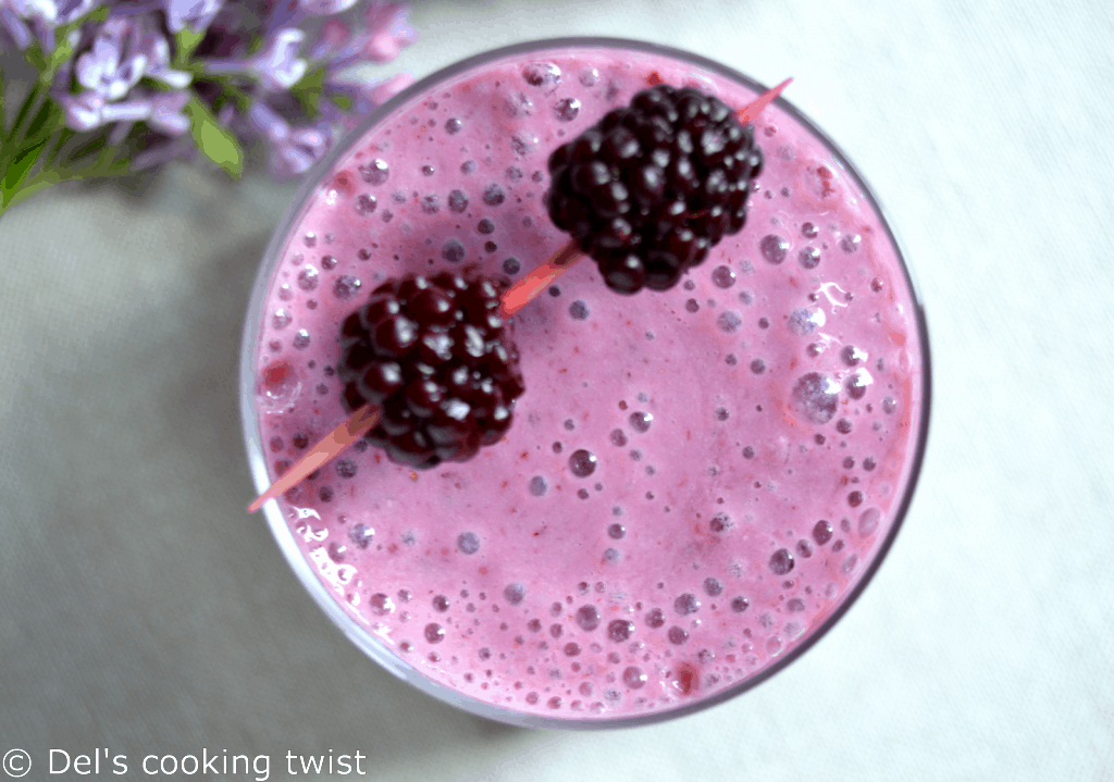 Blackberry smoothie with chia seed