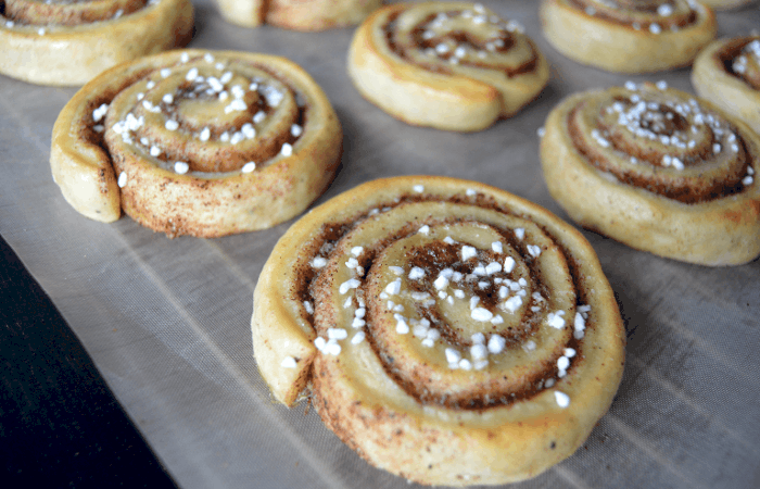 Découvrez la recette authentique des petites brioches suédoises à la cannelle kanelbullar.