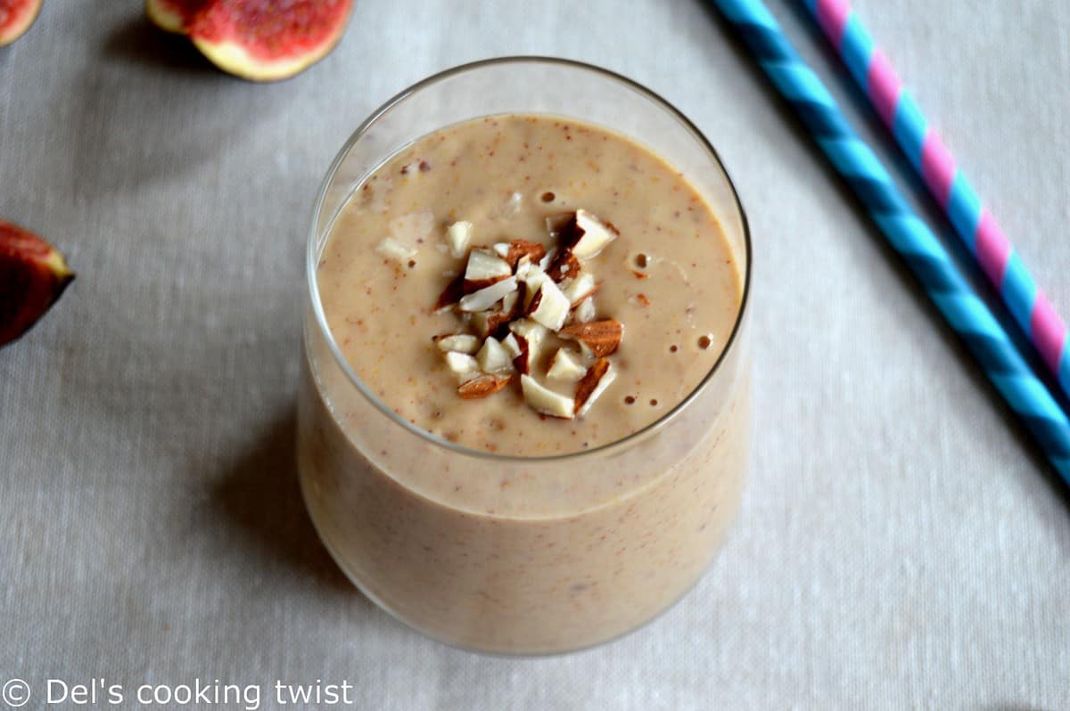 Le smoothie figue et amande est un smoothie énergétique réalisé avec des figues fraîches et de la purée d'amande. Une boisson idéale au petit déjeuner ou après une session sportive.