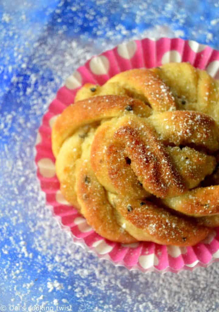 Cardamom buns