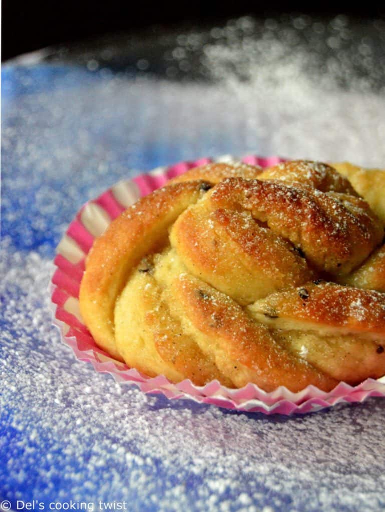 Cardamom buns