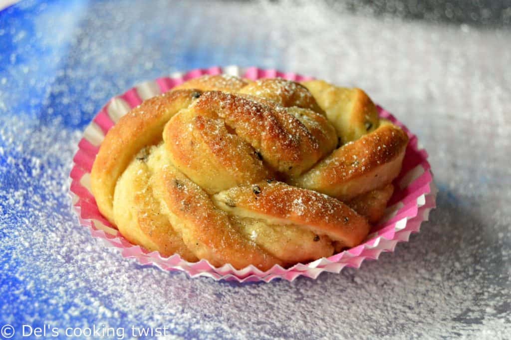 Cardamom buns