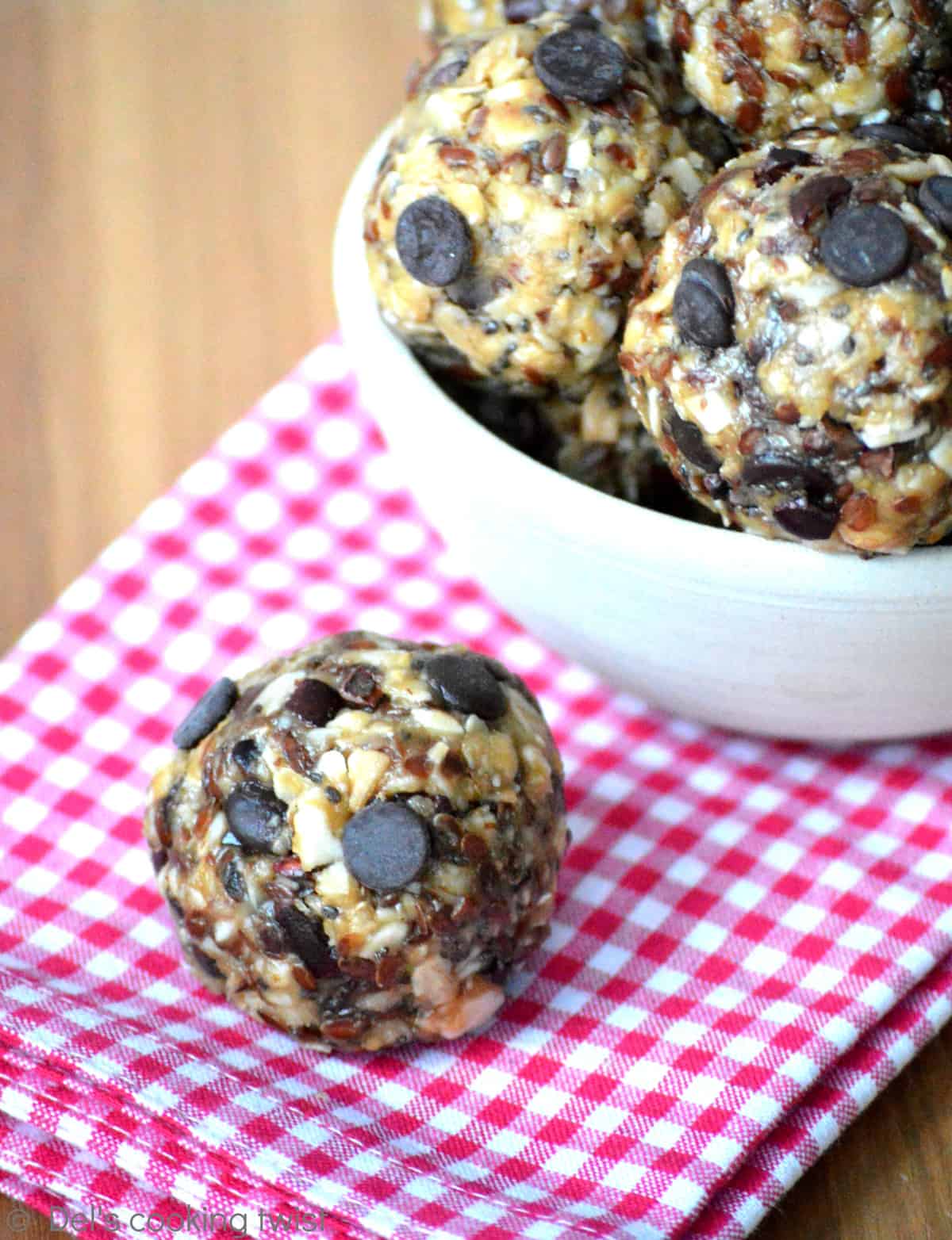 Healthy No Bake Energy Bites