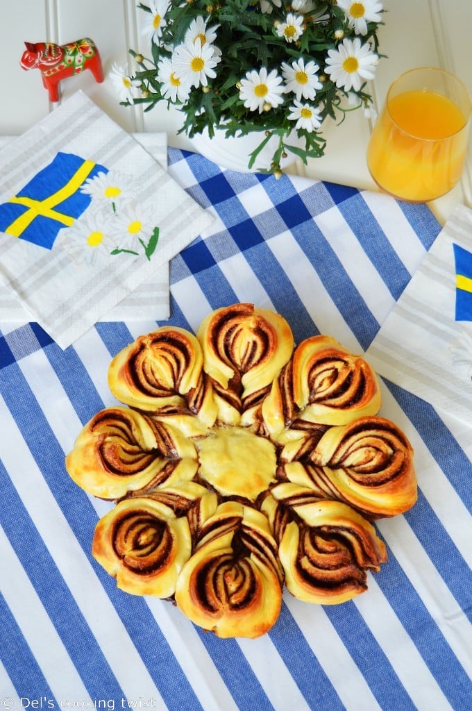 Cinnamon star bread