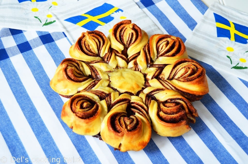 Cinnamon star bread