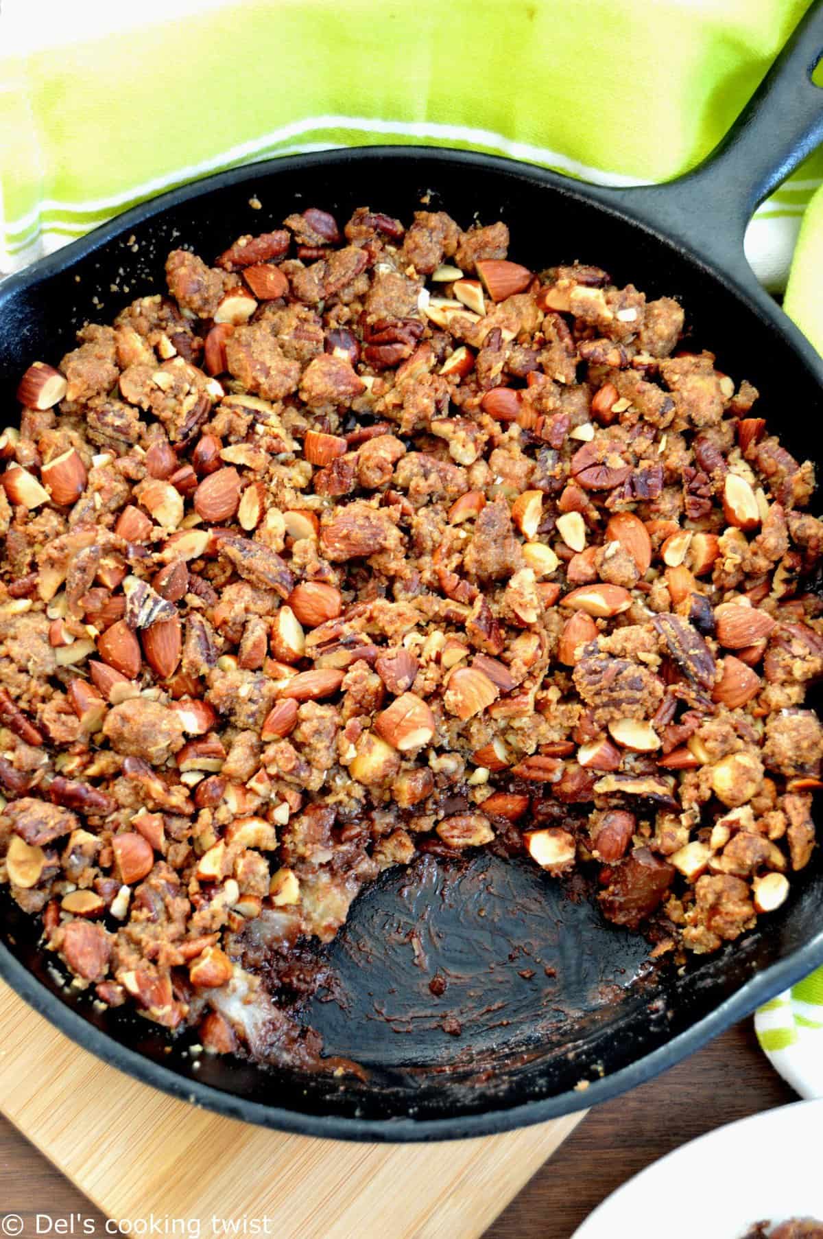 Crunchy pecan pear chocolate crumble