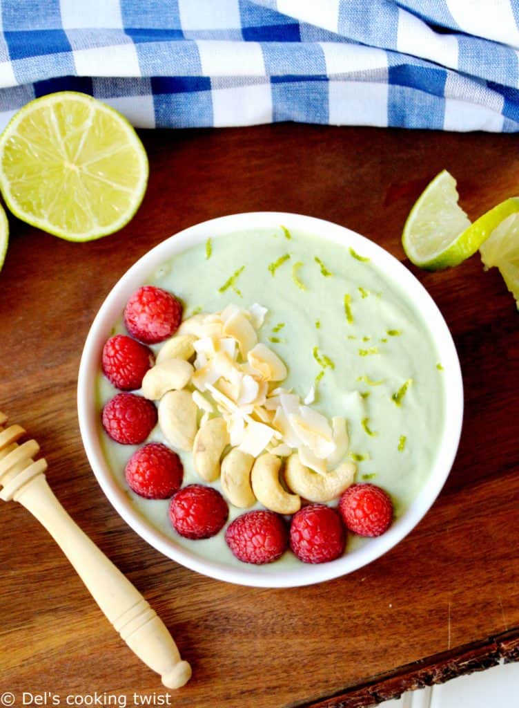 Green avocado smoothie bowl