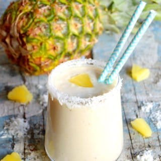 Smoothie tropical ananas et noix de coco