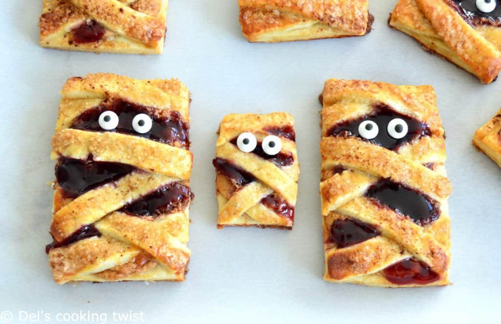 Momies "Hand Pies" au beurre de cacahuète et à la confiture de fruits rouges