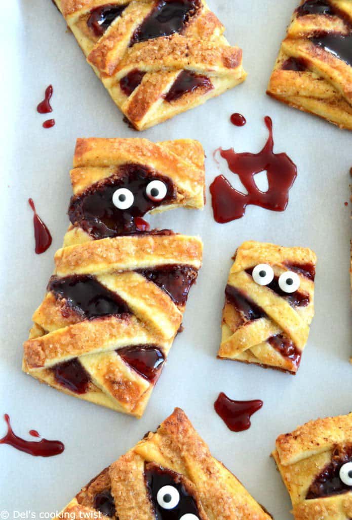 Momies "Hand Pies" au beurre de cacahuète et à la confiture de fruits rouges