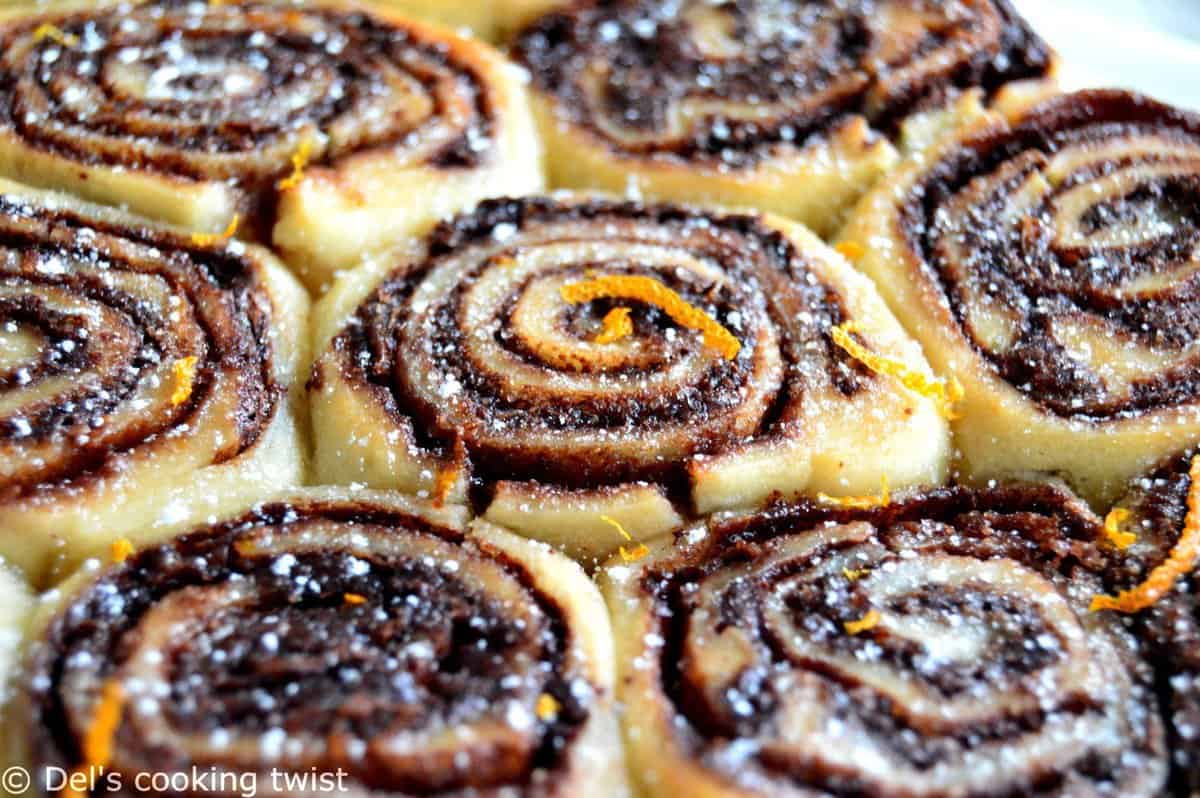 Chocolate-orange sweet roll christmas tree