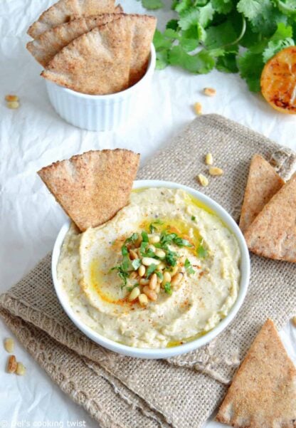 Houmous de chou-fleur et chips de pita