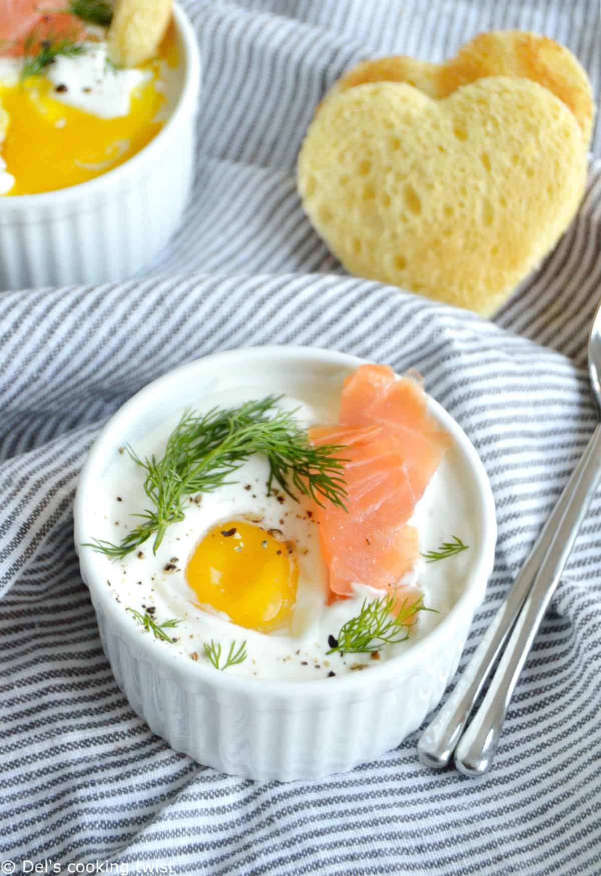 Oeufs cocotte au saumon fumé et à l'aneth