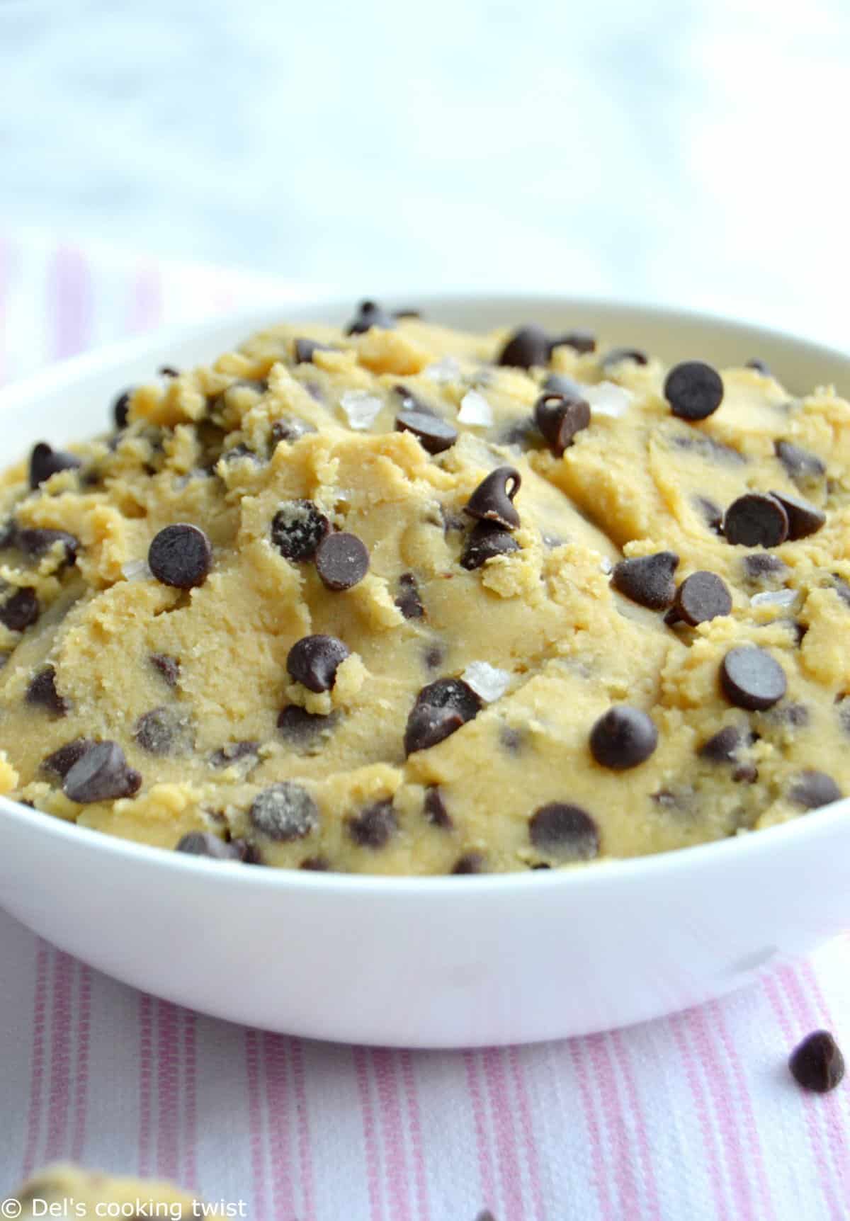 Healthy Vegan Chocolate Chip Cookie Dough