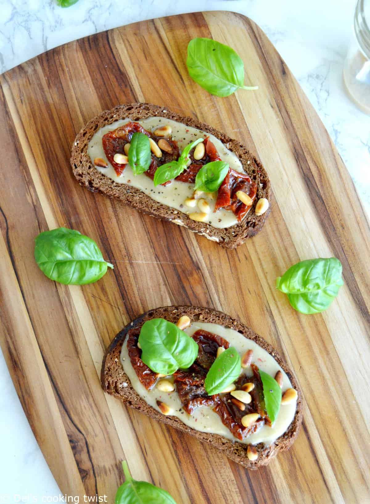 Tartine de tomates séchées et tahini