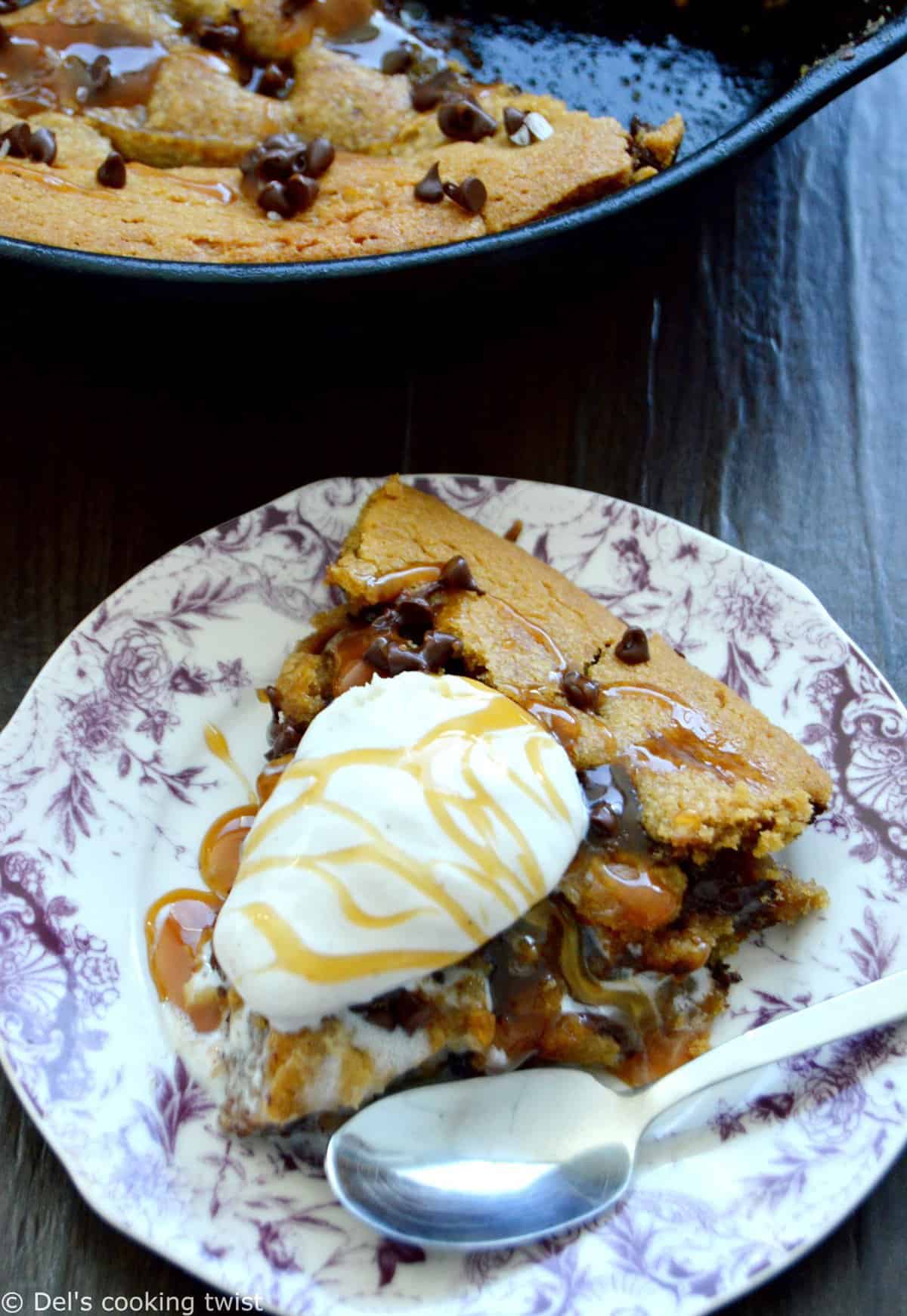 Giant Chocolate Chip Skillet Cookie – The Beader Chef