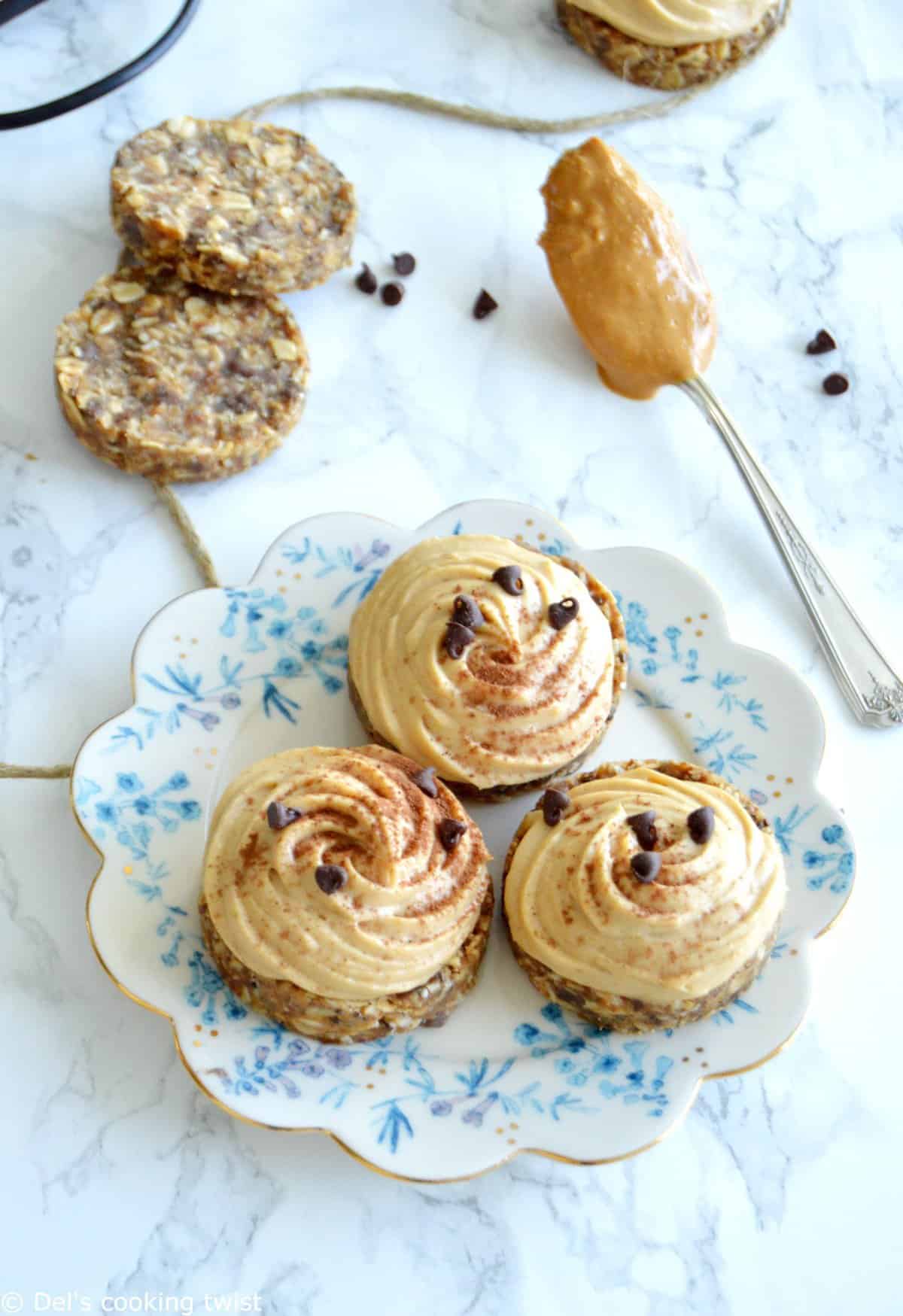 Mini pies healthy au beurre de cacahuete (vegan, sans gluten et sans sucre raffiné)