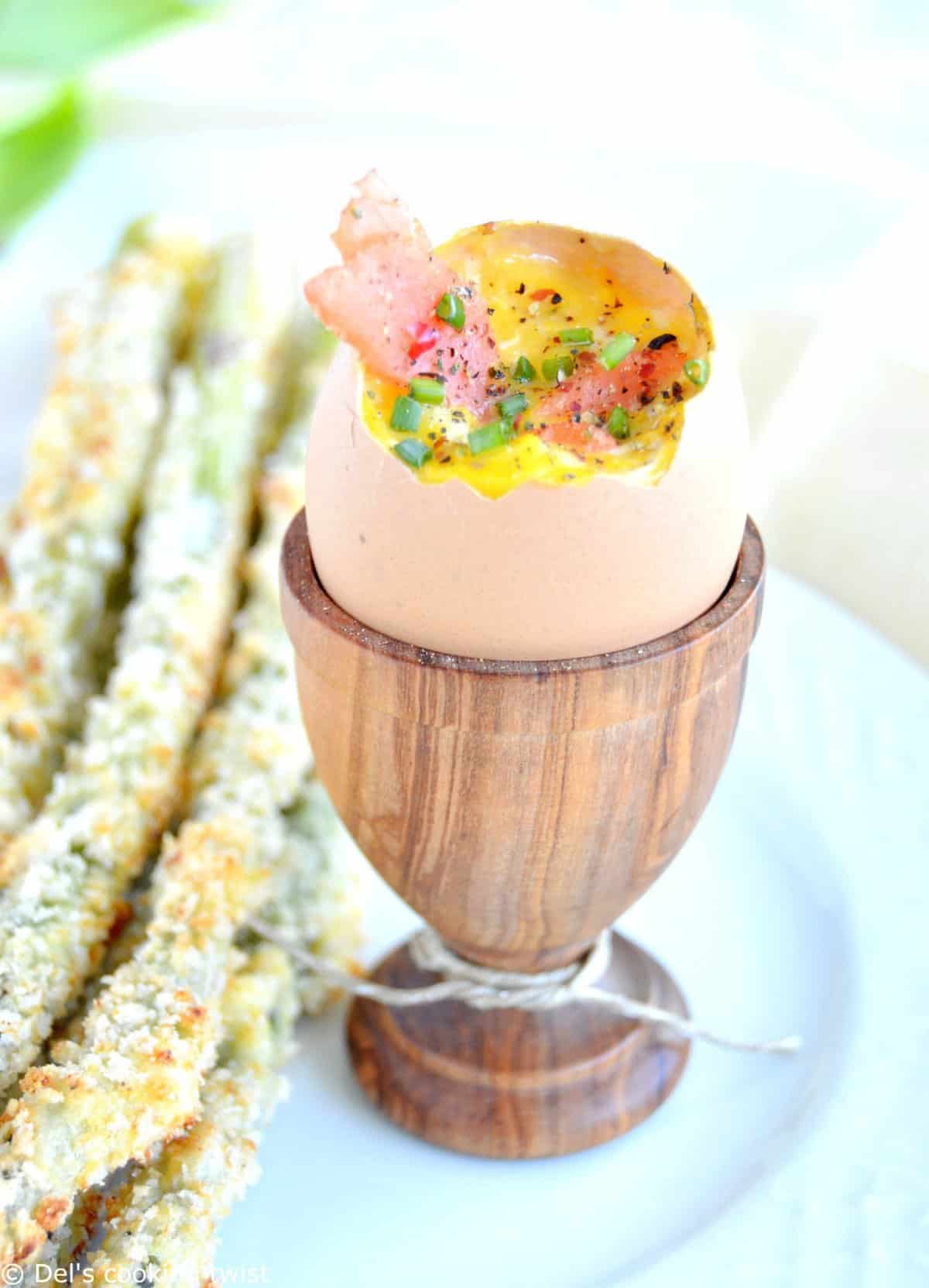 Oeufs brouillés au saumon et asperges grillées au parmesan