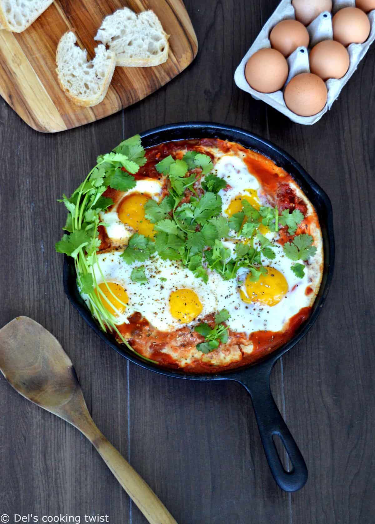 Shakshuka (oeufs pochés, tomates et feta)