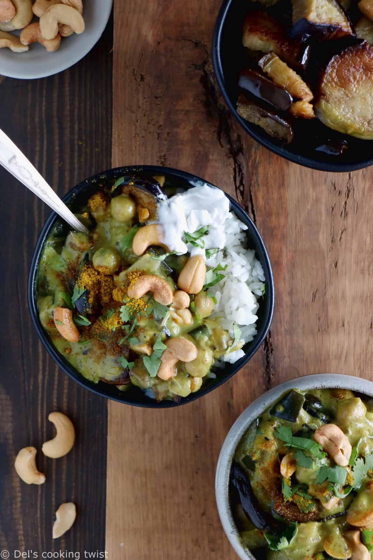 Ce curry d'aubergine et pois chiches vegan et sans gluten constitue un plat rapide, crémeux et riche en protéines végétales.