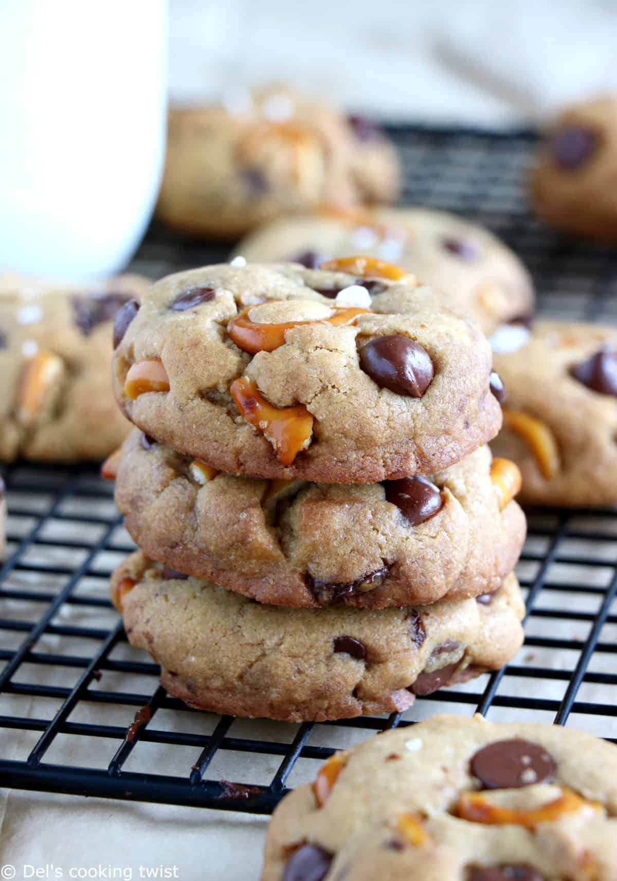 salted-pretzel-chocolate-chip-cookies