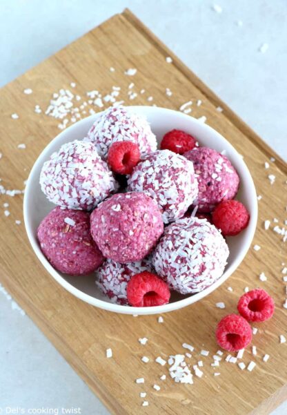 Vegan Berry Bliss Balls (Snacks healthy aux fruits rouges)