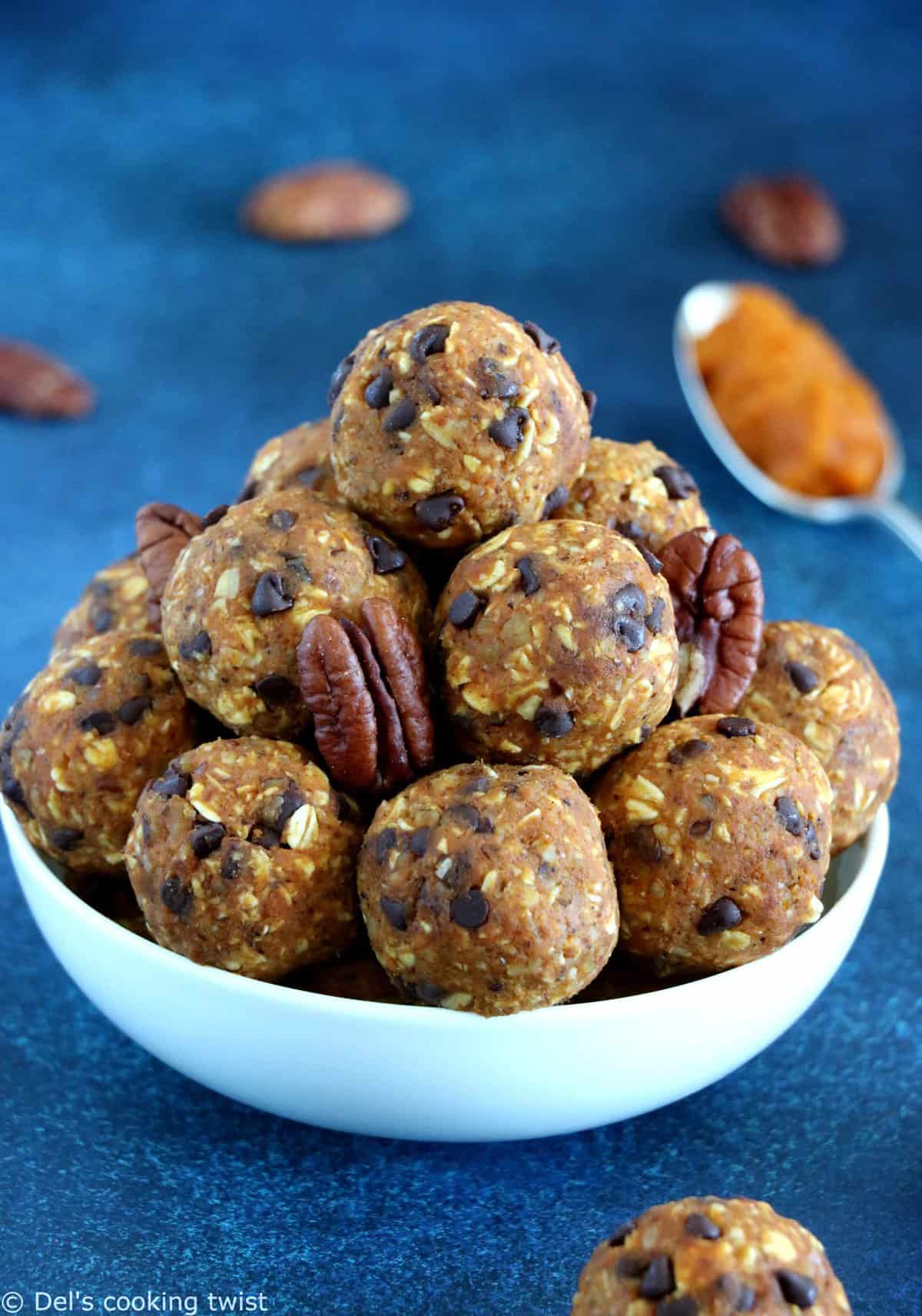 Healthy Pumpkin Energy Bites