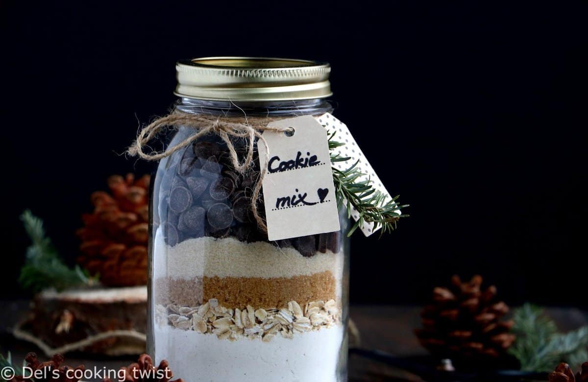 Chocolate chip cookie mix in a jar (with printable label) - Del's
