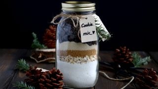 Chocolate chip cookie mix in a jar (with printable label) - Del's ...