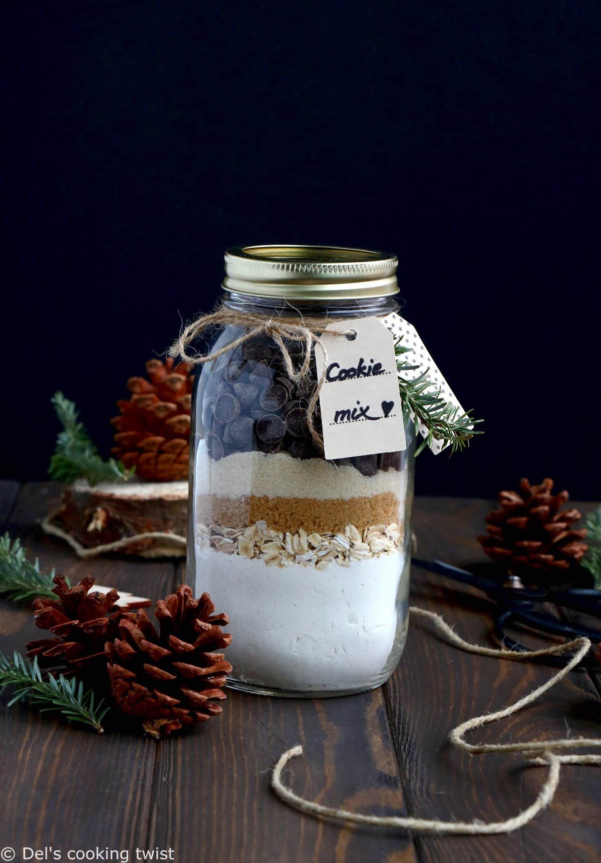 DIY Christmas Cookie Mason Jar Decoration Kit with 4 recipe