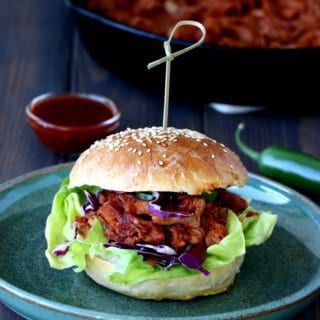 Jackfruit Pulled Pork Burger