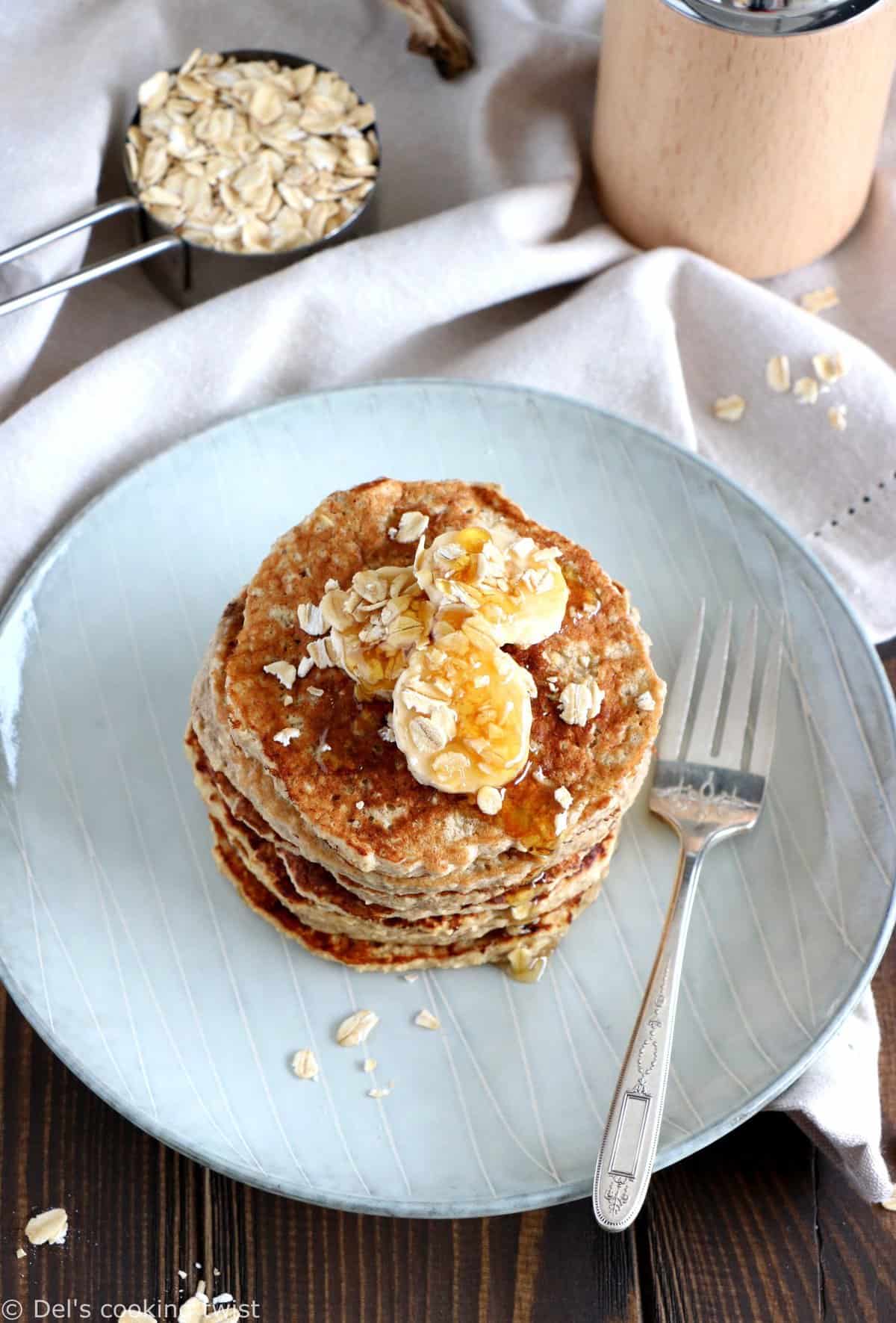 Quick Oatmeal Banana Blender Pancakes