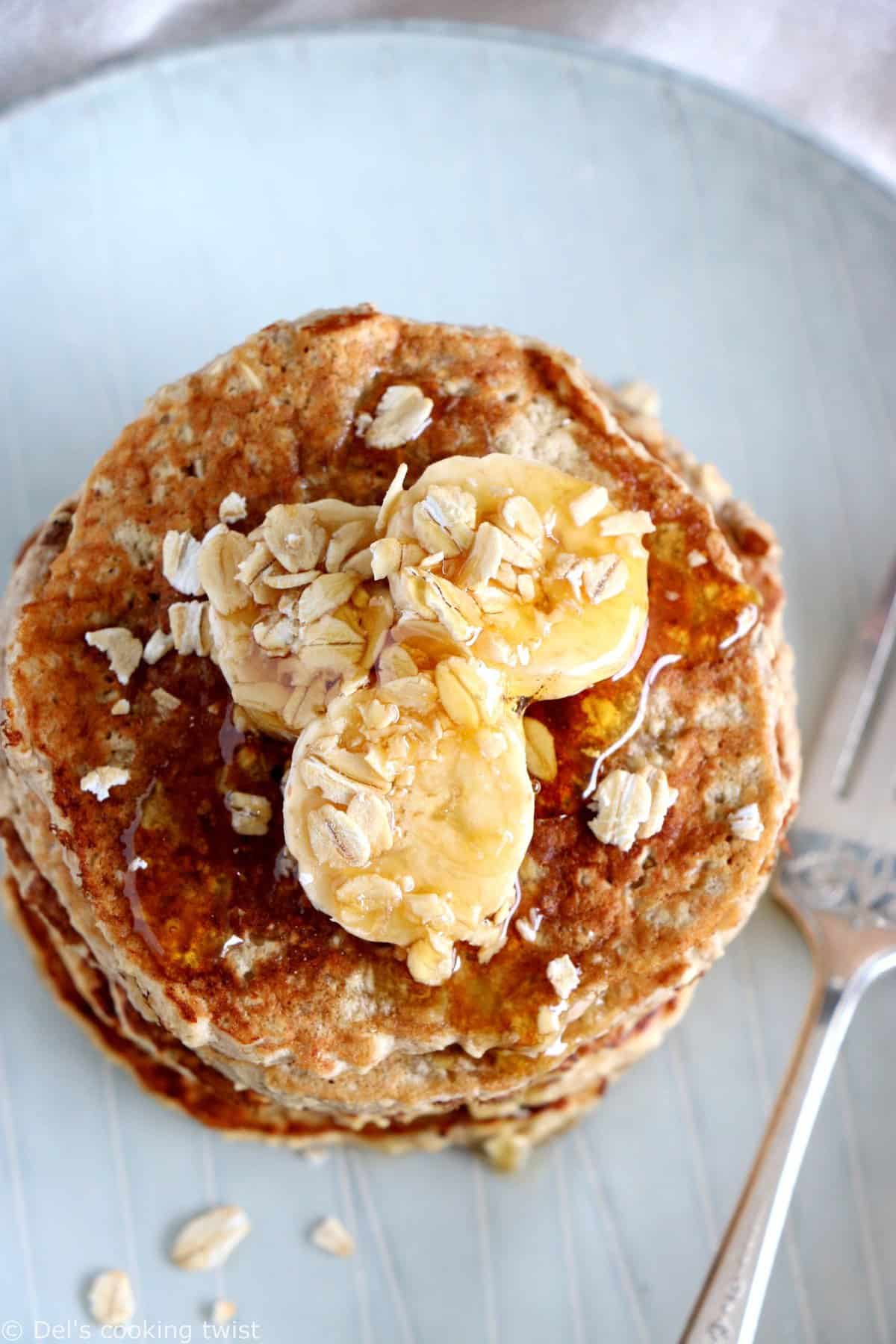 Quick Oatmeal Banana Blender Pancakes