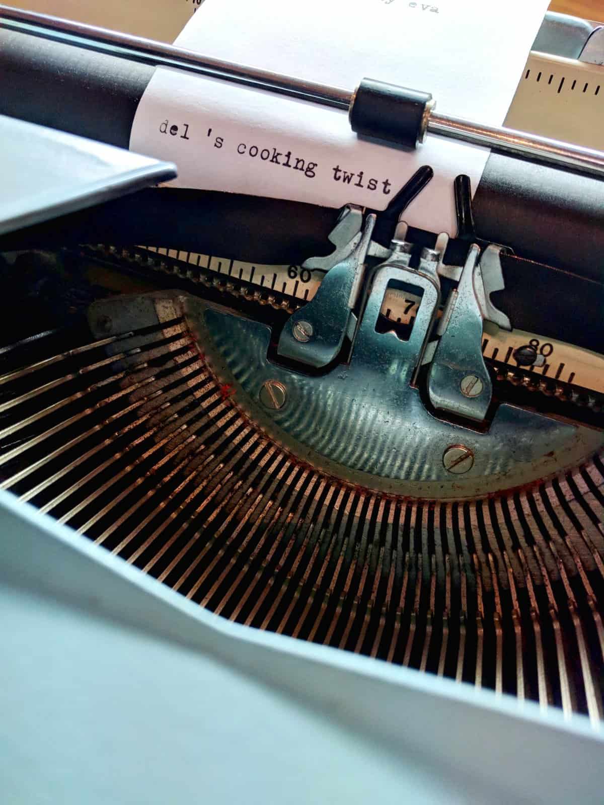 delscookingtwist_typewriter_logo