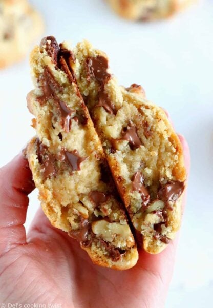 Levain Bakery Chocolate Chip Cookies