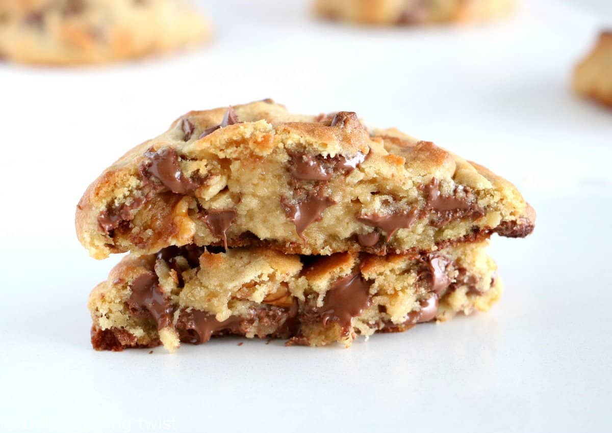 Levain Bakery Chocolate Chip Cookies