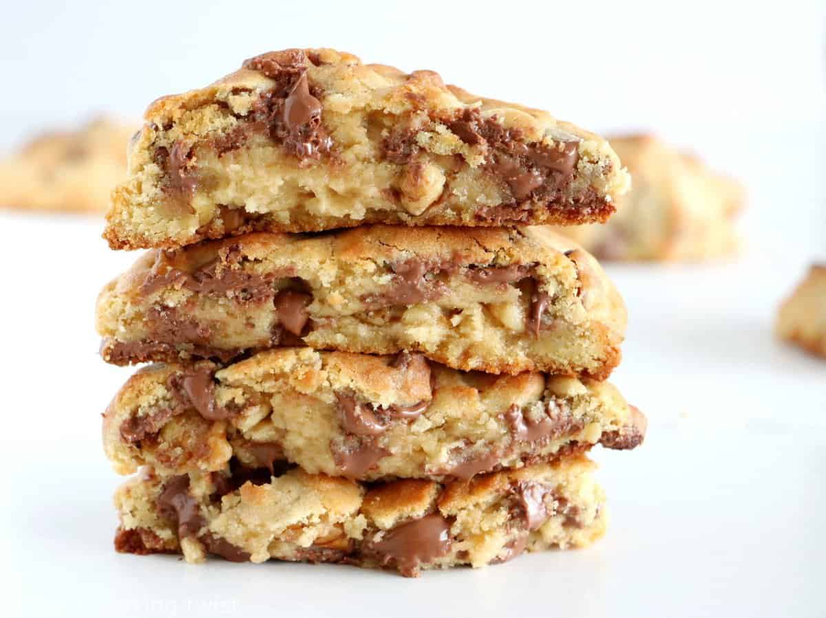 Levain Bakery Chocolate Chip Cookies