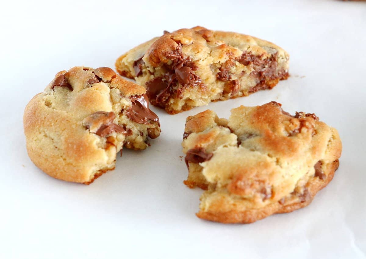 Levain Bakery Chocolate Chip Cookies