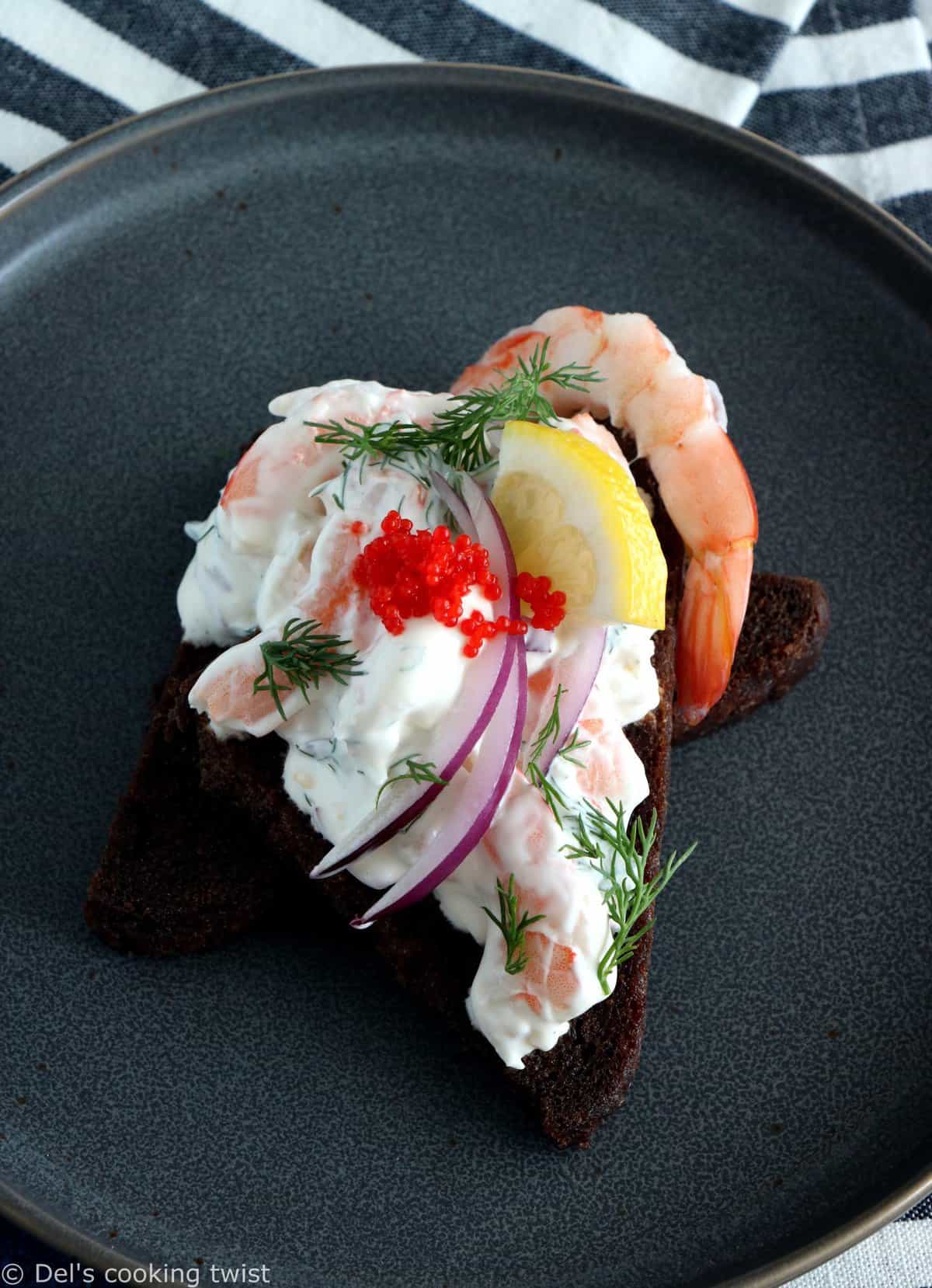 Toast Skagen suédois (toasts aux crevettes)