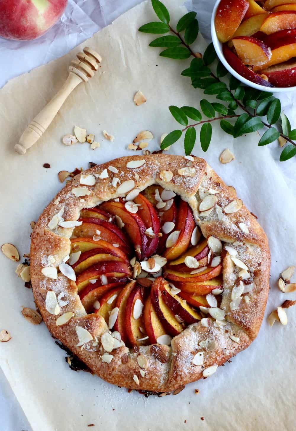 Tarte rustique aux pêches et au miel