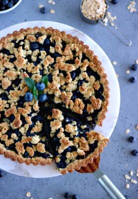 Blueberry Pie with Oat Crust