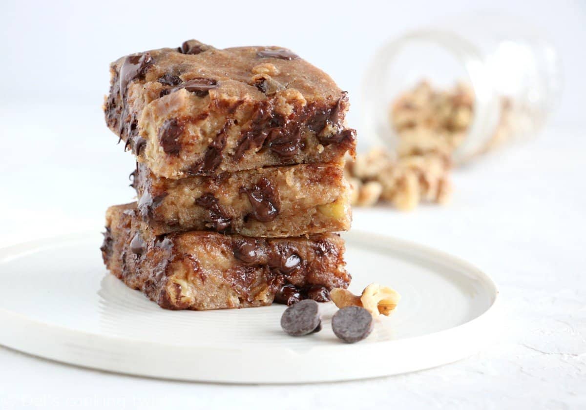 Healthy Vegan Chocolate Chip Blondies