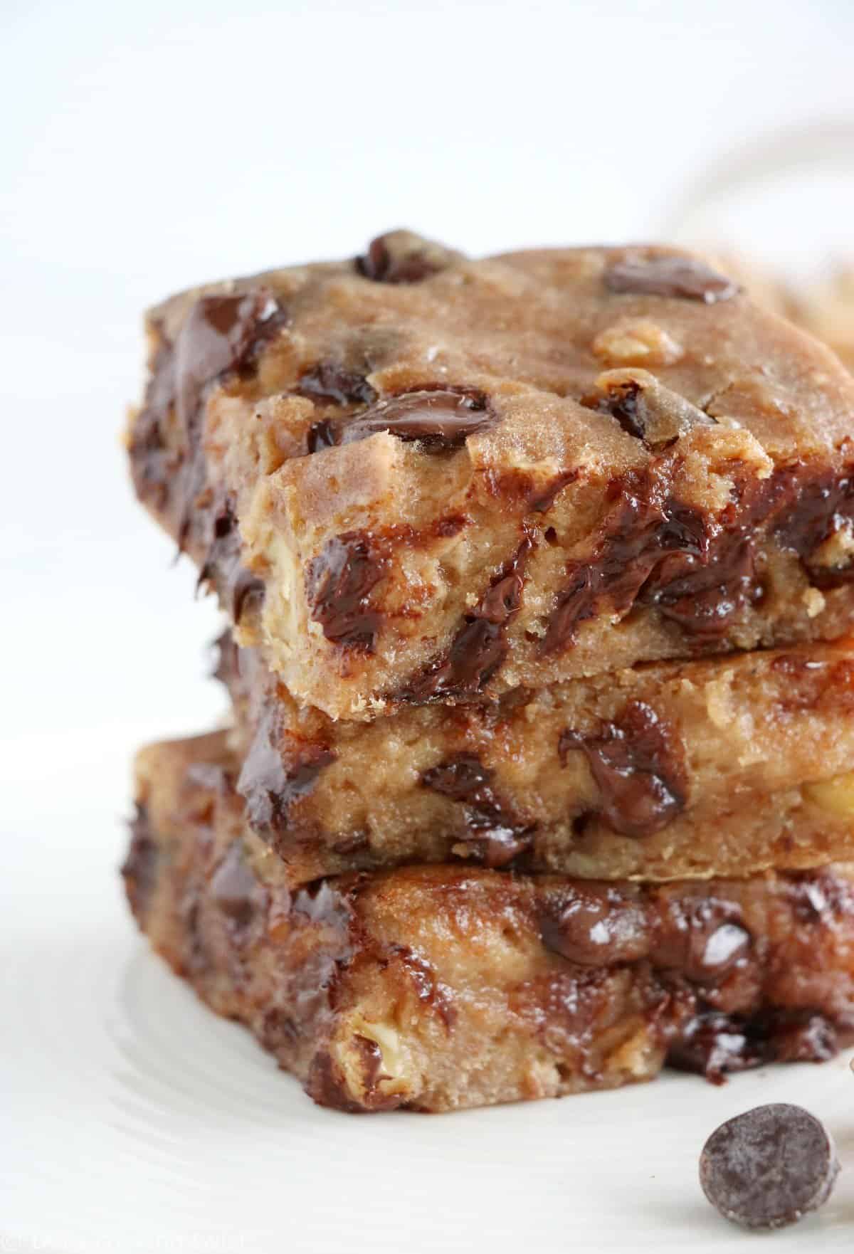 Healthy Vegan Chocolate Chip Blondies